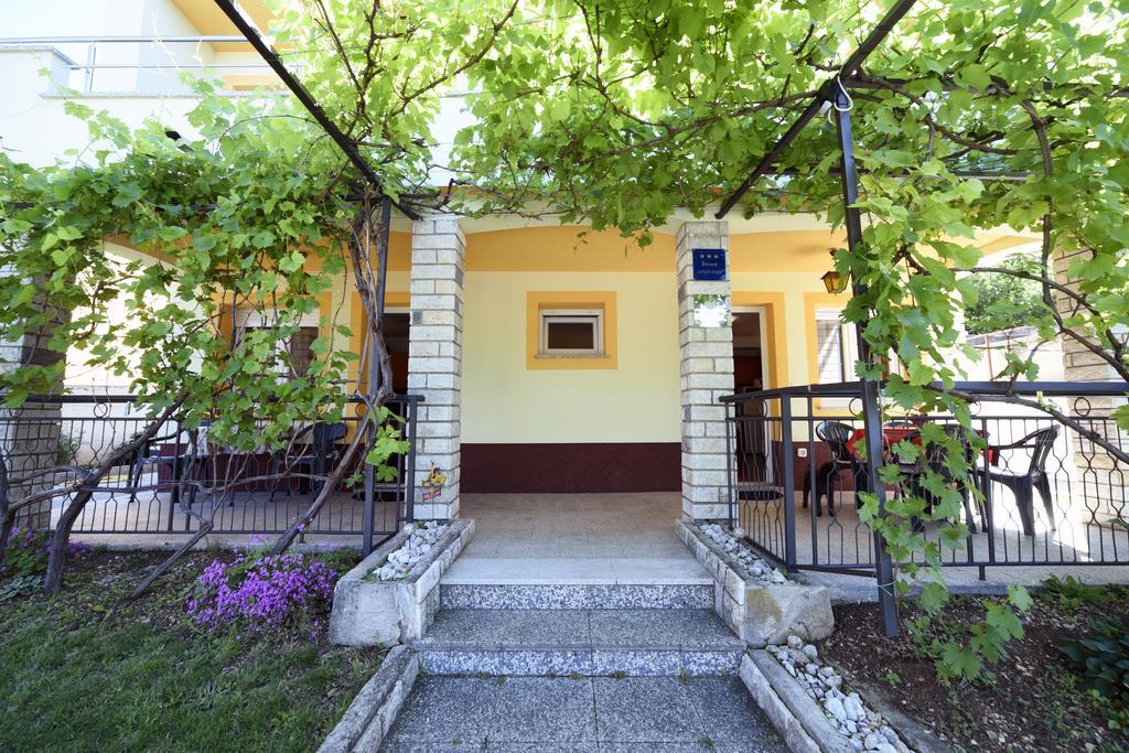 Apartments Rudy Jadranovo Exterior foto
