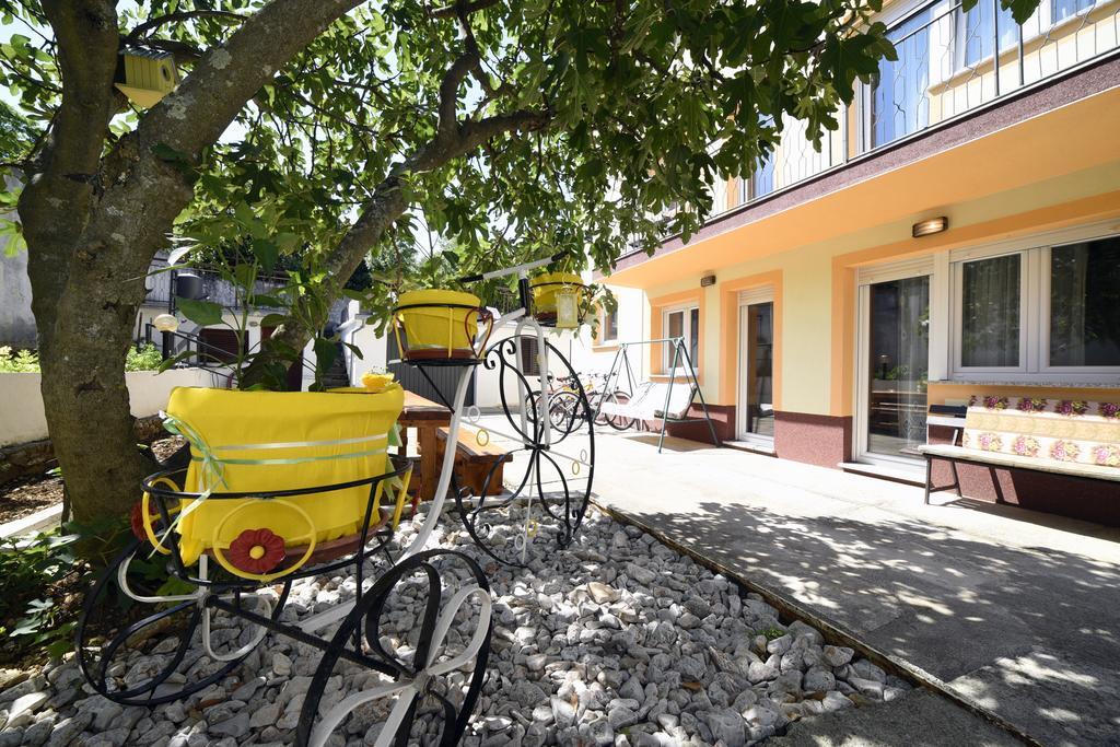 Apartments Rudy Jadranovo Exterior foto