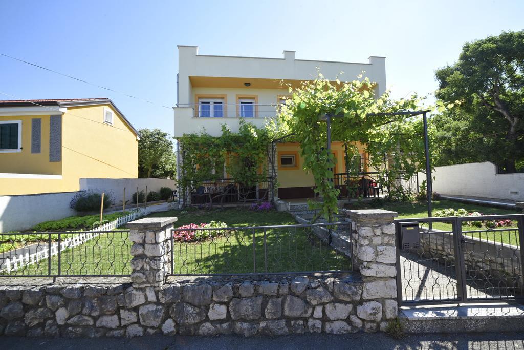 Apartments Rudy Jadranovo Exterior foto